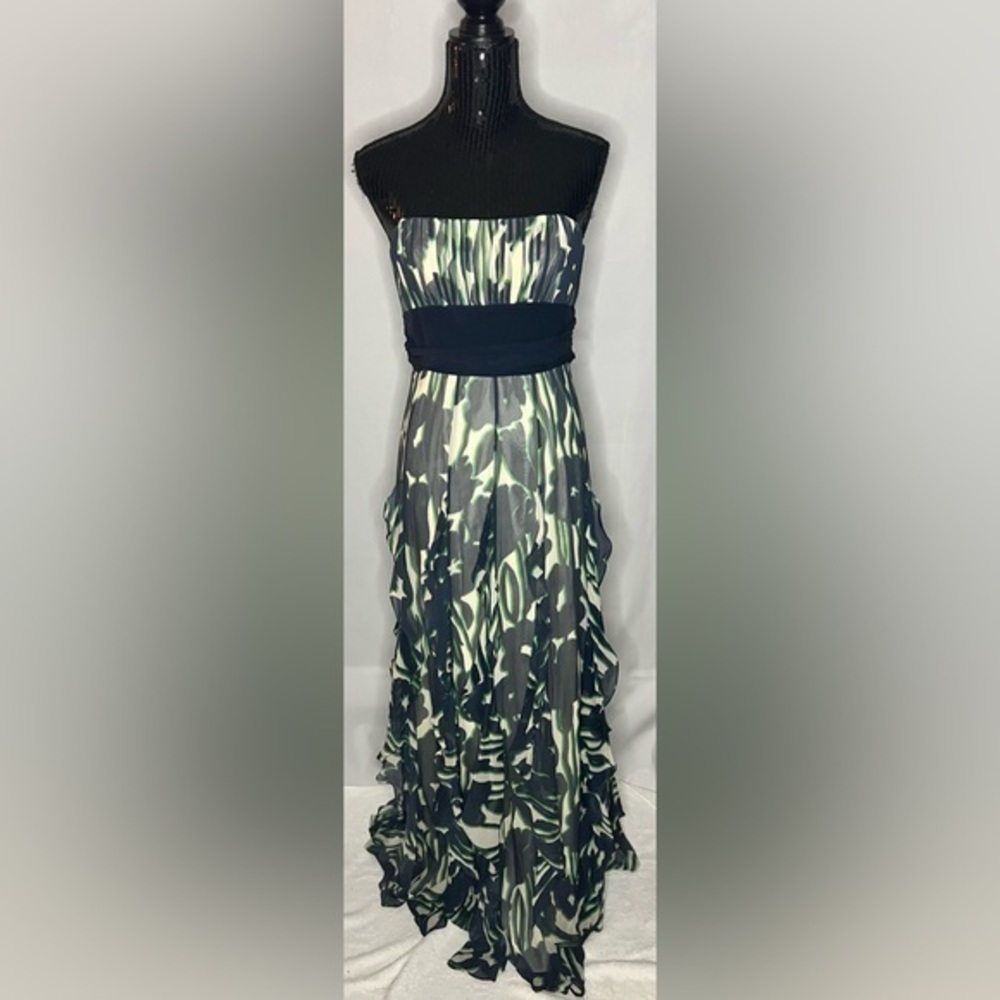 #BCBG MAXAZRIA • Floor Length
Strapless Gown